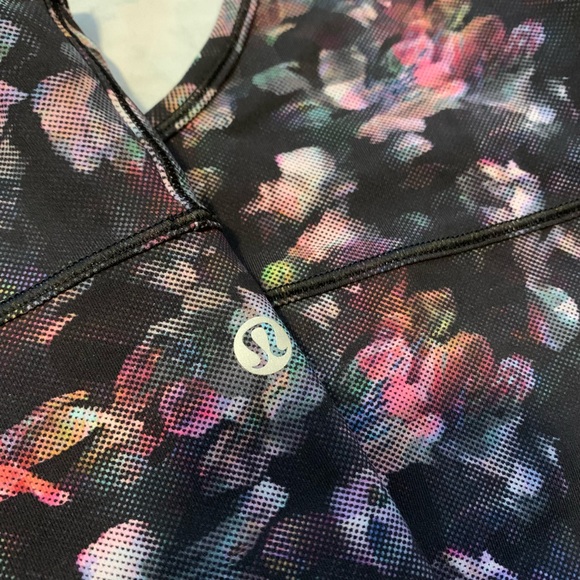 Lululemon Power Pivot Tank - Picture 5 of 7